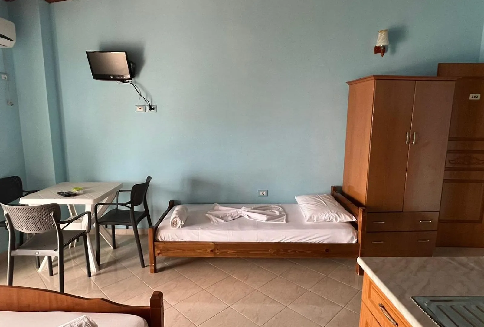 Rahi Room Dhërmi Pensionat